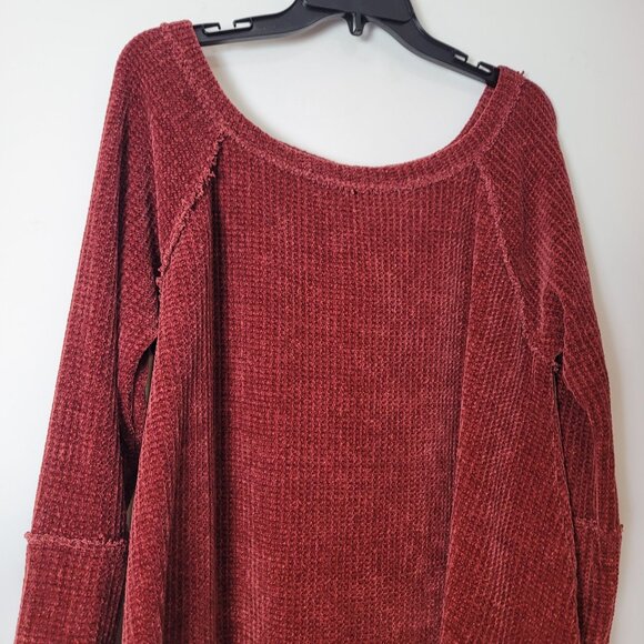 Bucketlist Women's Rust Red Chenille Long Sleeve Top w/thumb holes - Picture 4 of 11